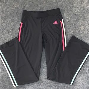 Girl’s Adidas leggings that flare